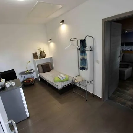 2 Raum Wohnung, Kuche, Wc Mit Dusche, 2 Terassen - 800 M Strand! *